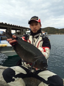 大分の安藤さん、47.5cmクロＧＥT。職場の釣り大会で優勝した