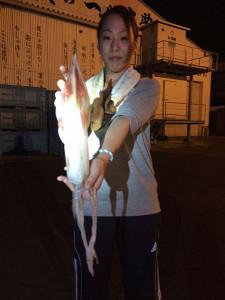 北九州の西沢さん、夜焚きのイカを楽しんだ