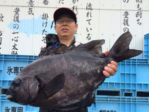 熊本の大久保さん、57cm石鯛GET